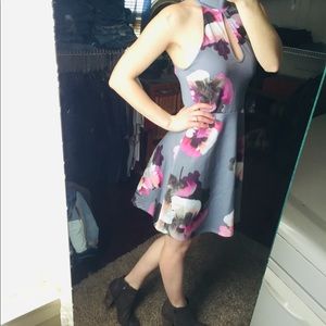 🌸Gray Floral Mini Dress